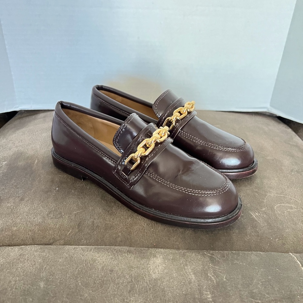Schultz Brown Loafers with Gold Chain Women’s size 8B
